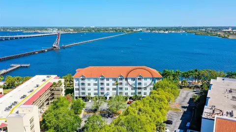 210 3rd St W #8407, Bradenton, FL 34205