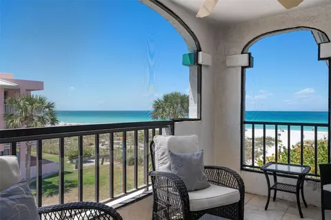 2700 Gulf Dr N #203, Bradenton Beach, FL 34217