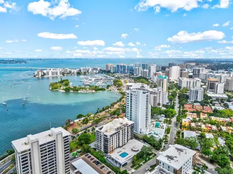 707 S Gulfstream Ave #906, Sarasota, FL 34236