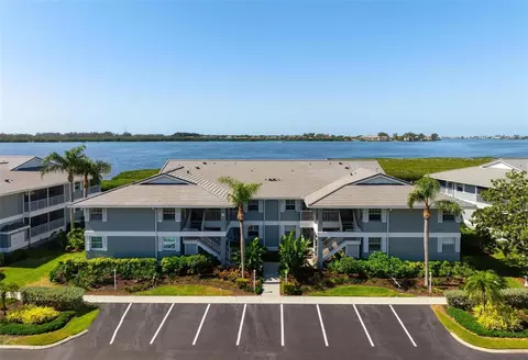 1219 Edgewater Cir, Bradenton, FL 34209