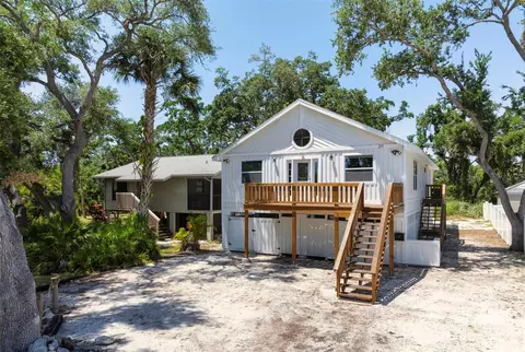 211 Mount Pleasant Rd, Nokomis, FL 34275