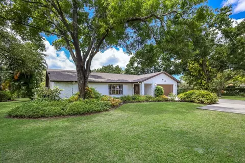 5310 Dominica Cir, Sarasota, FL 34233