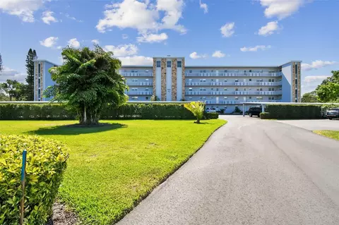 3860 Ironwood Ln #204G, Bradenton, FL 34209