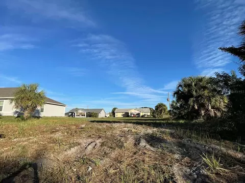 Floribanna Street, North Port, FL 34287