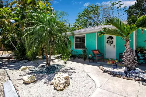 571 Saint Judes Dr #1, Longboat Key, FL 34228