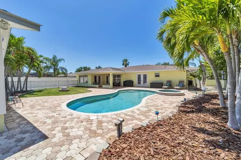 1107 De Narvaez Ave, Bradenton, FL 34209