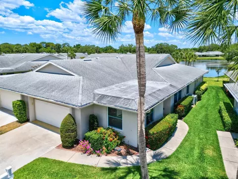 5563 Bountiful Dr #17, Sarasota, FL 34233