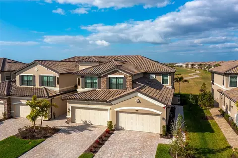 18113 Gawthrop Dr #104, Bradenton, FL 34211