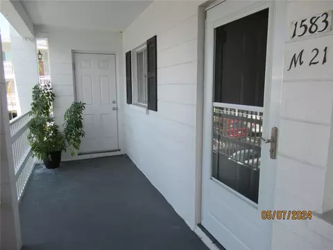 1583 Leisure Dr #M21, Bradenton, FL 34207