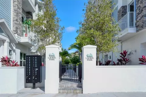 504 Laurel Park Dr, Sarasota, FL 34236