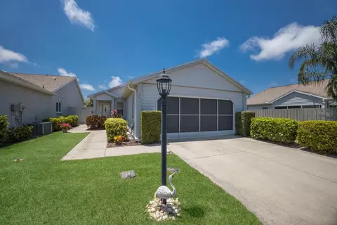 680 Ironwood Cir #120, Venice, FL 34292