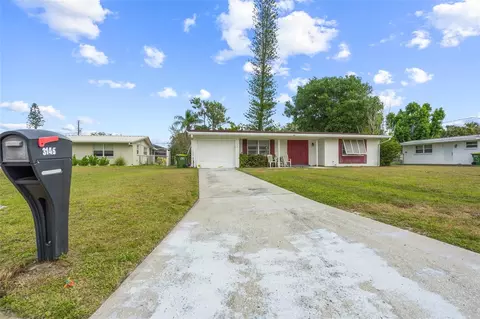 3145 Dividing Creek Dr, Sarasota, FL 34237