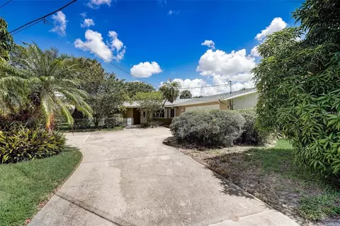 460 Magellan Dr, Sarasota, FL 34243
