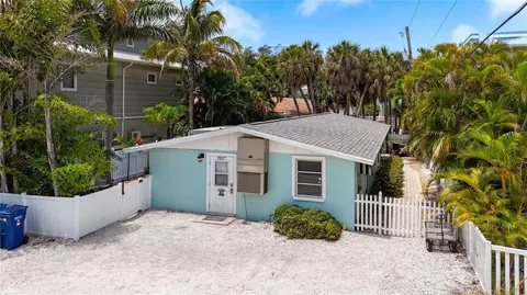 3604 Gulf Dr #A&B, Holmes Beach, FL 34217