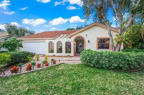 3709 Surrey Ln, Sarasota, FL 34235