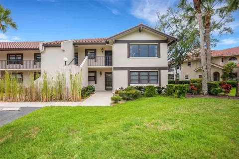 5630 Golf Pointe Dr #208, Sarasota, FL 34243