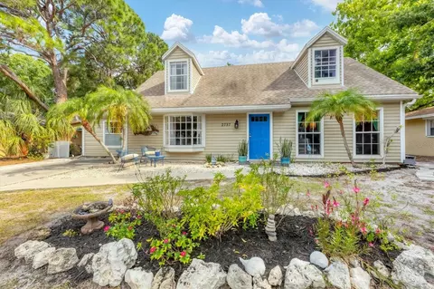 2737 Hillview St, Sarasota, FL 34239