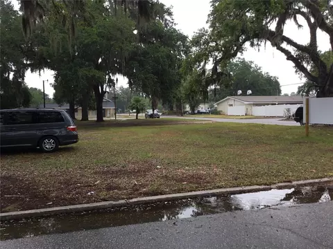 520 20th St E, Bradenton, FL 34208 photo 2