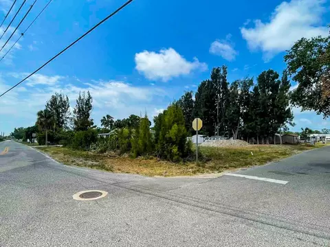 55 Th Ave W, Bradenton, FL 34207