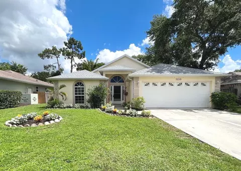 7239 Rangi Dr, Sarasota, FL 34241