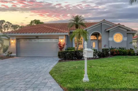 8882 Huntington Pointe Dr, Sarasota, FL 34238
