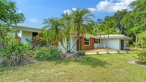 2501 Mooring Ln, Sarasota, FL 34231