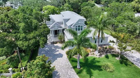 1555 Sandpiper Ln, Sarasota, FL 34239