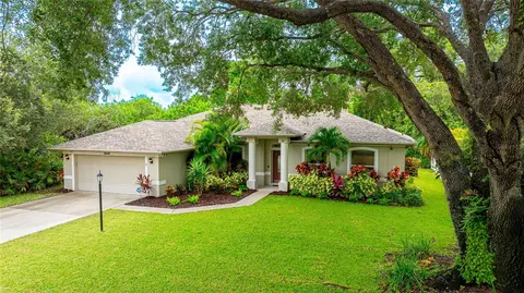 629 Oak Bay Dr, Osprey, FL 34229