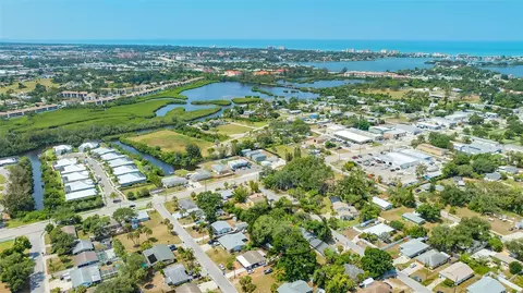 516 Ravenna St S, Nokomis, FL 34275