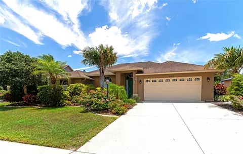 4002 78th Dr E, Sarasota, FL 34243