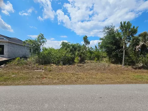 15723 Stuart Cir, Port Charlotte, FL 33981