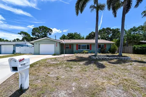 5739 Savannah Dr, Sarasota, FL 34231
