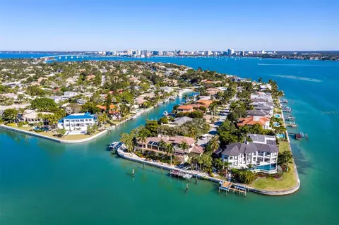 470 E Royal Flamingo Dr, Sarasota, FL 34236