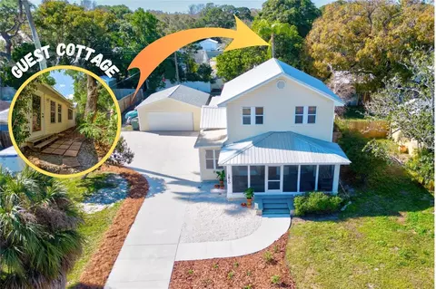 1810 28th St W, Bradenton, FL 34205
