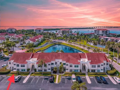6061 S Bahia Del Mar Blvd #107, Saint Petersburg, FL 33715