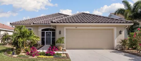 445 Pinewood Lake Dr, Venice, FL 34285