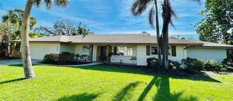 3637 Mineola Dr, Sarasota, FL 34239