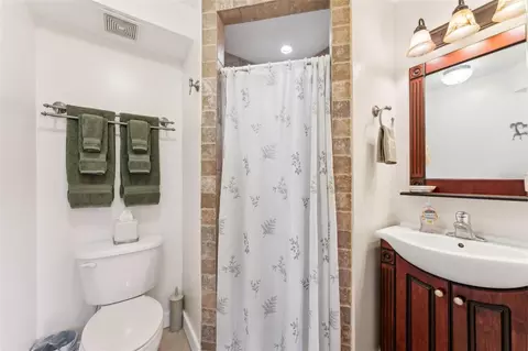 Bath - 16361 Stringfellow Rd, Bokeelia, FL 33922 photo 2 of 2