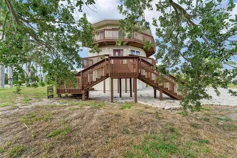 16361 Stringfellow Rd, Bokeelia, FL 33922