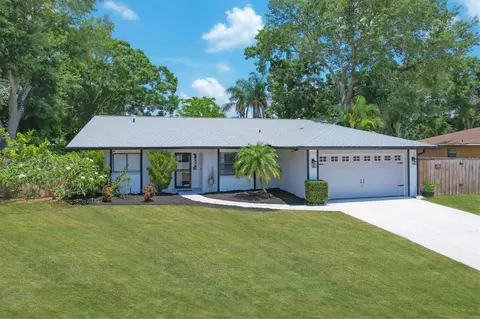2470 Feiffer Cir, Sarasota, FL 34235