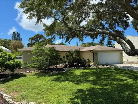 7711 25th Ave W, Bradenton, FL 34209