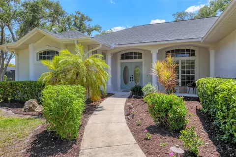 1576 Kingsdown Dr, Sarasota, FL 34240
