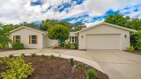 3922 Dunn Dr, Sarasota, FL 34233