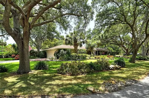 2760 Greendale Pl, Sarasota, FL 34232