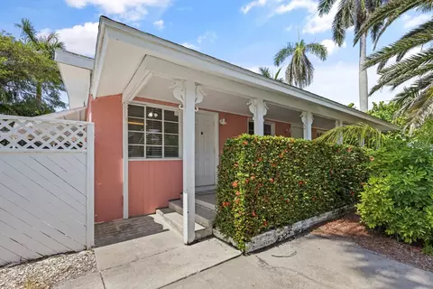 208 54th St, Holmes Beach, FL 34217