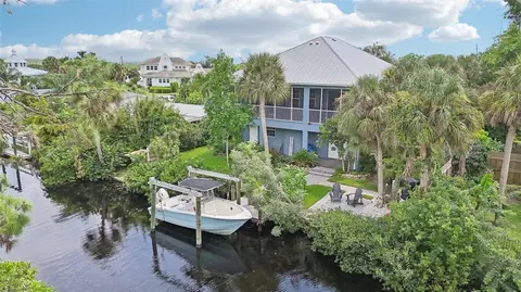 9033 Allapata Ln, Venice, FL 34293