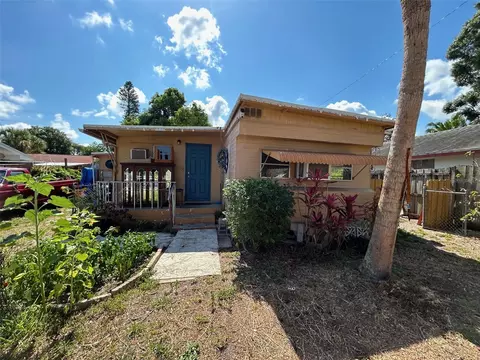 3933 Freedom Ave, Sarasota, FL 34231
