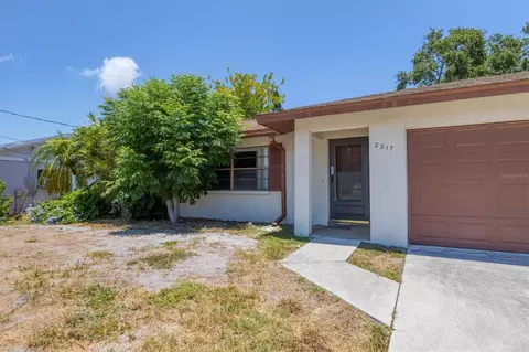2217 Pinehurst St, Sarasota, FL 34231