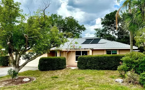 147 Hourglass Dr, Venice, FL 34293 photo 1