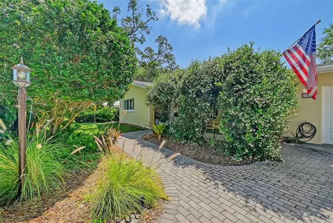 1820 Caribbean Dr, Sarasota, FL 34231